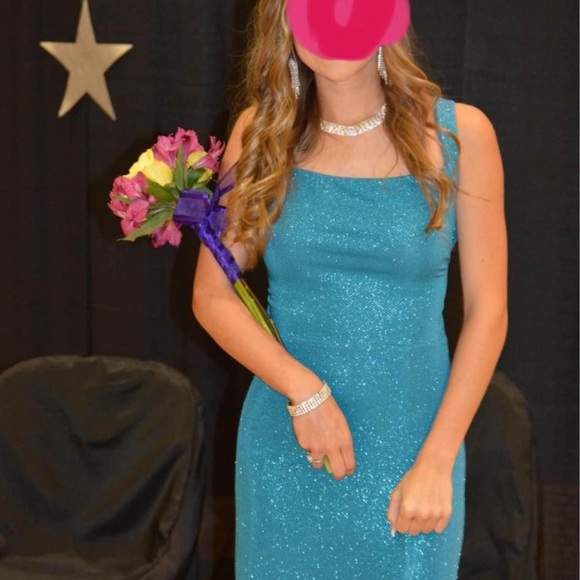 Prom dress- size 2/3 altered to fit a size 1 - Picture 2 of 3